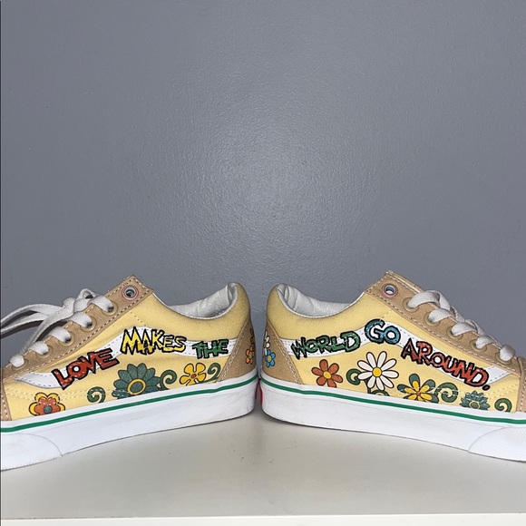 Vans x Sesame Street Old Skool 'Elmo' sneakers. - Picture 2 of 10